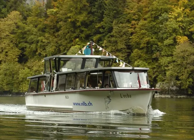 Les Brenets: les bateaux naviguent à nouveau sur le Doubs